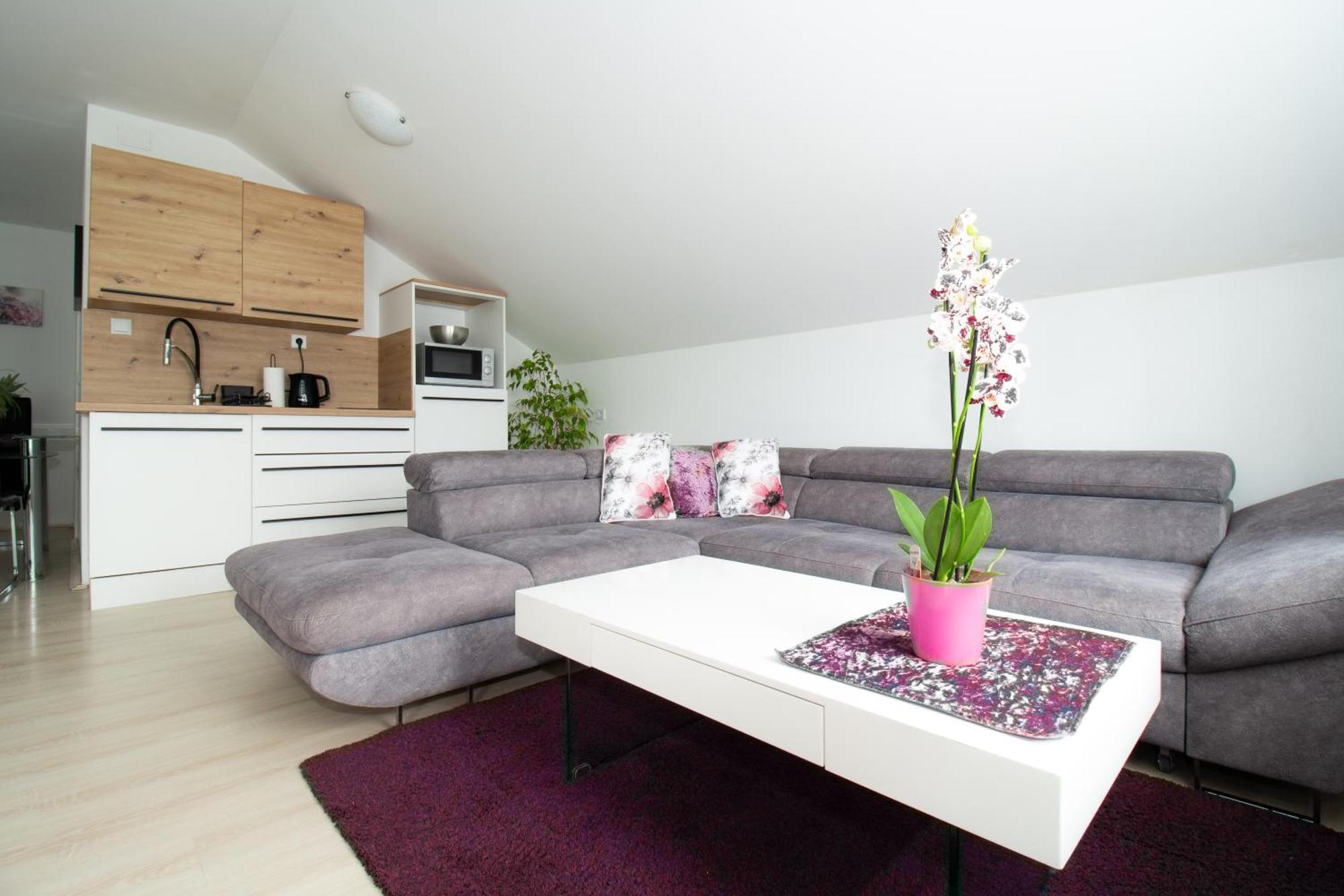Apartman Keti Donja Lomnica ภายนอก รูปภาพ